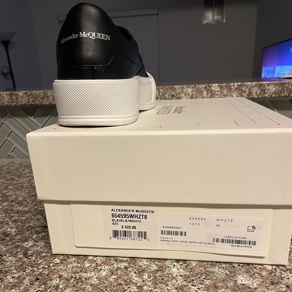 Alexander McQueen Black and White sneakers size 42. Only worn once.